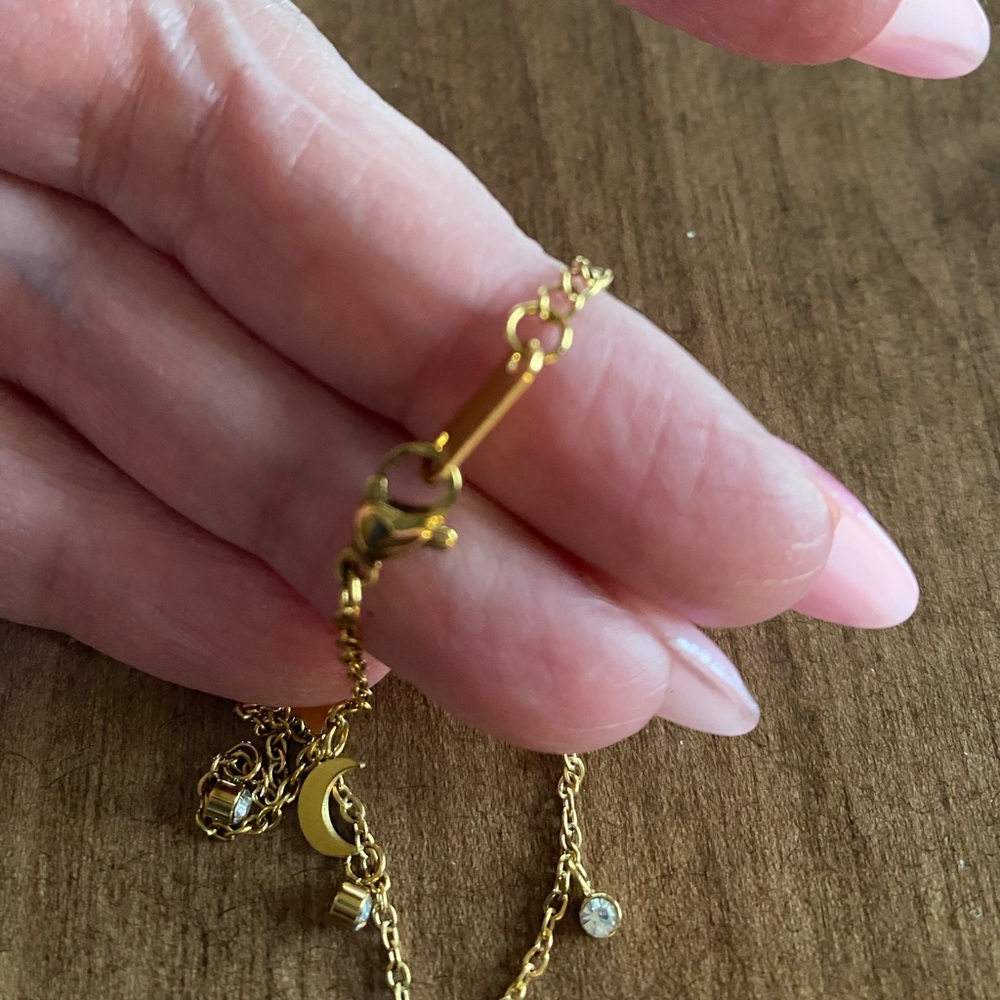 Jewelry Bundle - 2 Bracelets & a Necklace - Sold As Set - Picture 5 of 7